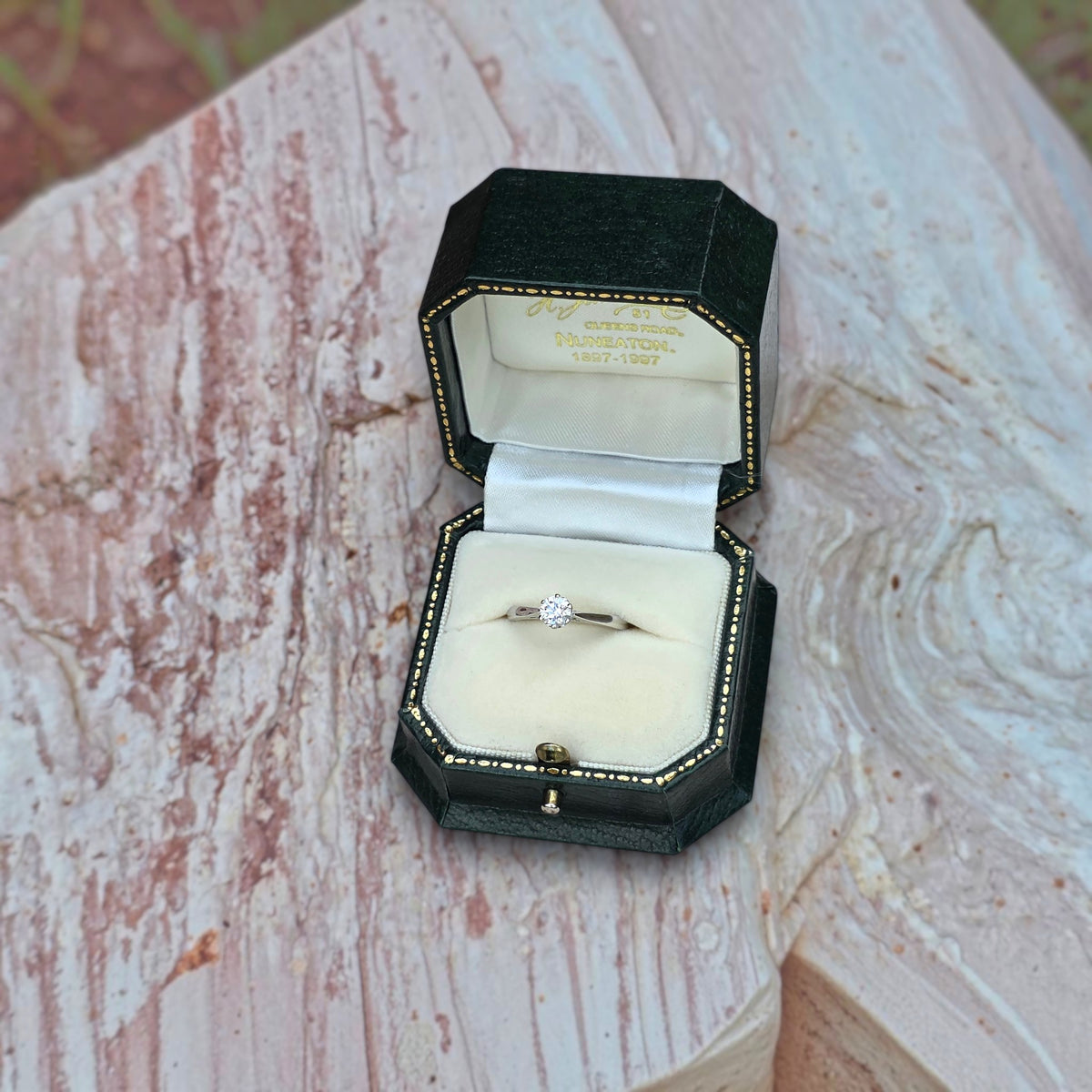 18ct 750 White Gold Solitaire Diamond 0.50ct Ring Size K 1/2 3.5 g.