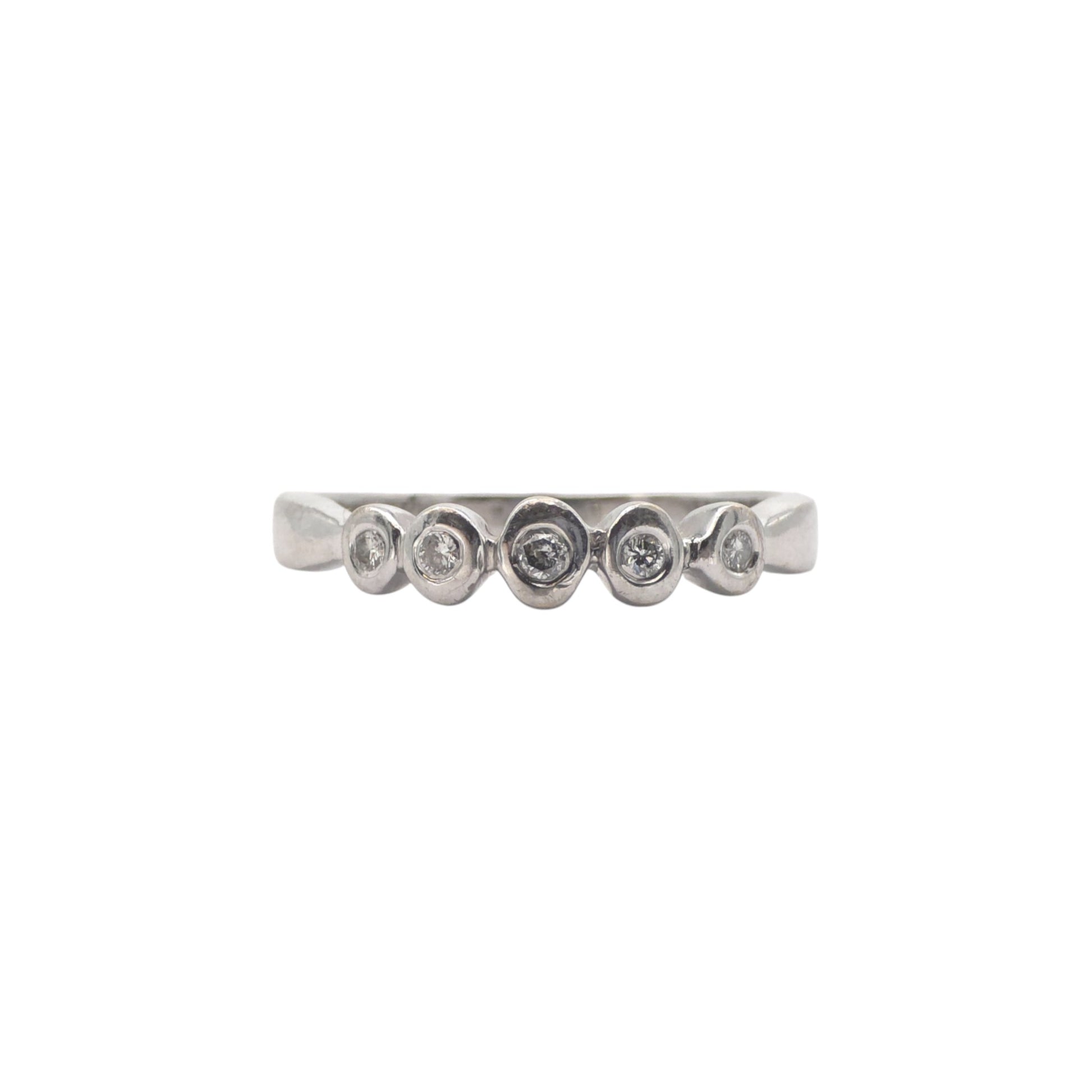 18ct 750 white gold Five Stone Diamond Ring