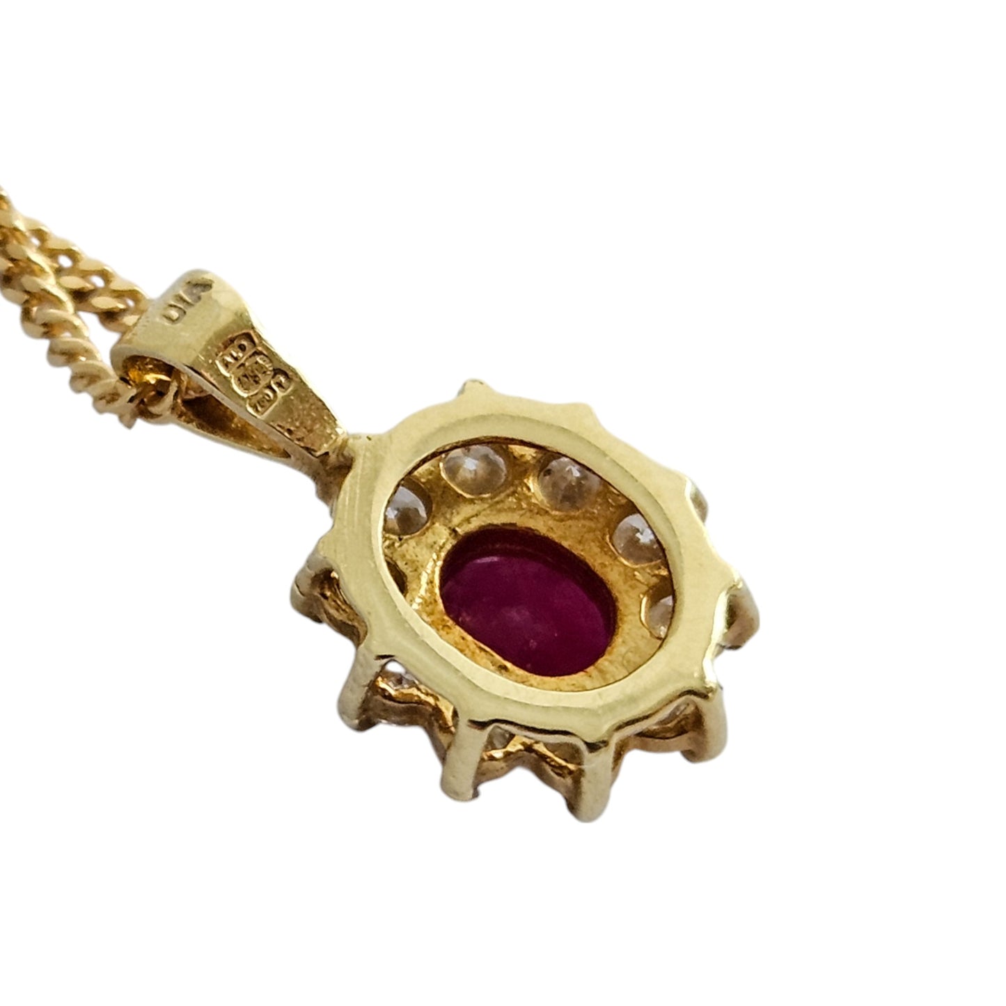 18ct 750 Yellow Gold Ruby & Diamond Cluster Pendant on 18ct Chain