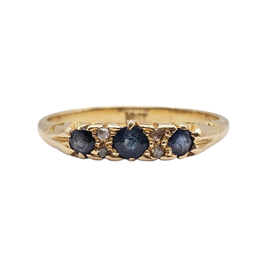 18ct Yellow Gold Sapphire & Diamonds Ring Size N 2.9 g.