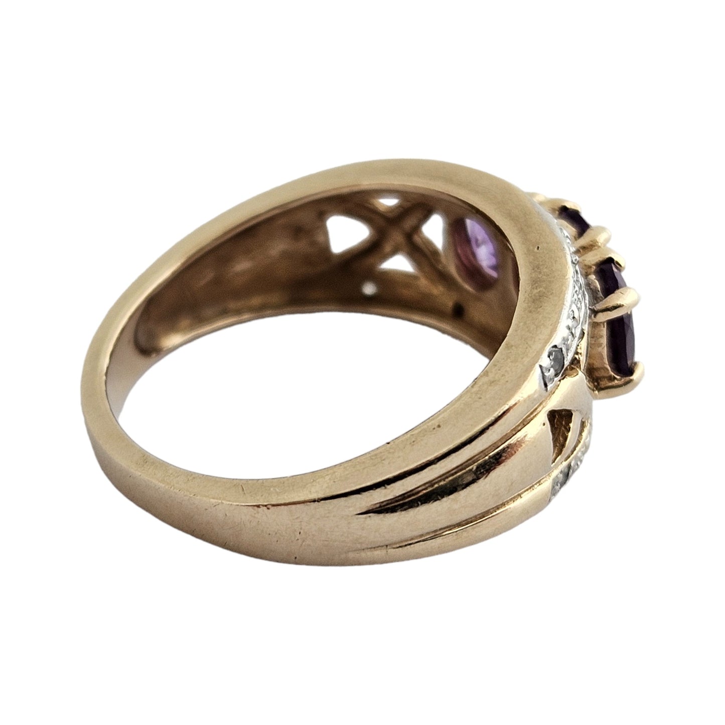 9ct 375 Yellow Gold Ring with Amethysts and Small Diamonds Size K 3.9 g