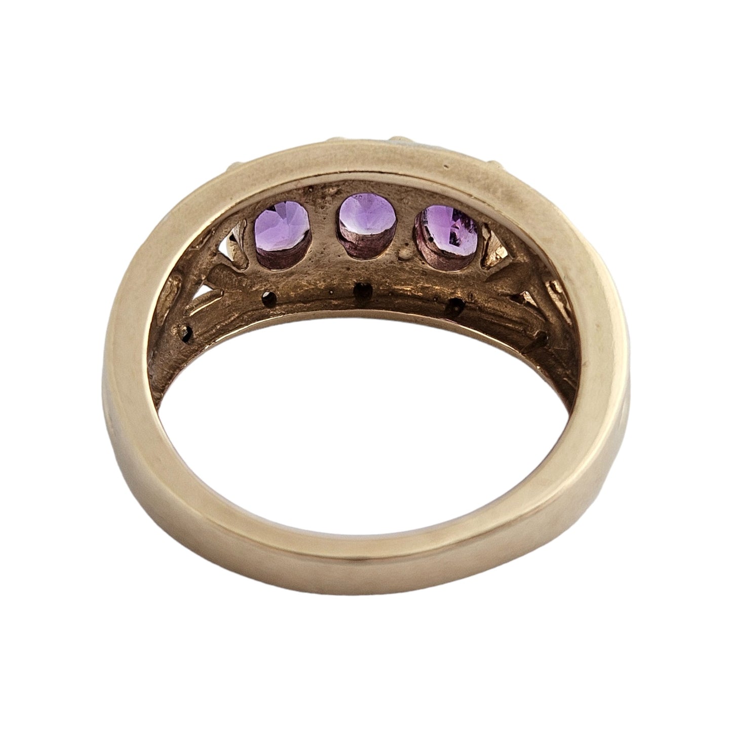 9ct 375 Yellow Gold Ring with Amethysts and Small Diamonds Size K 3.9 g