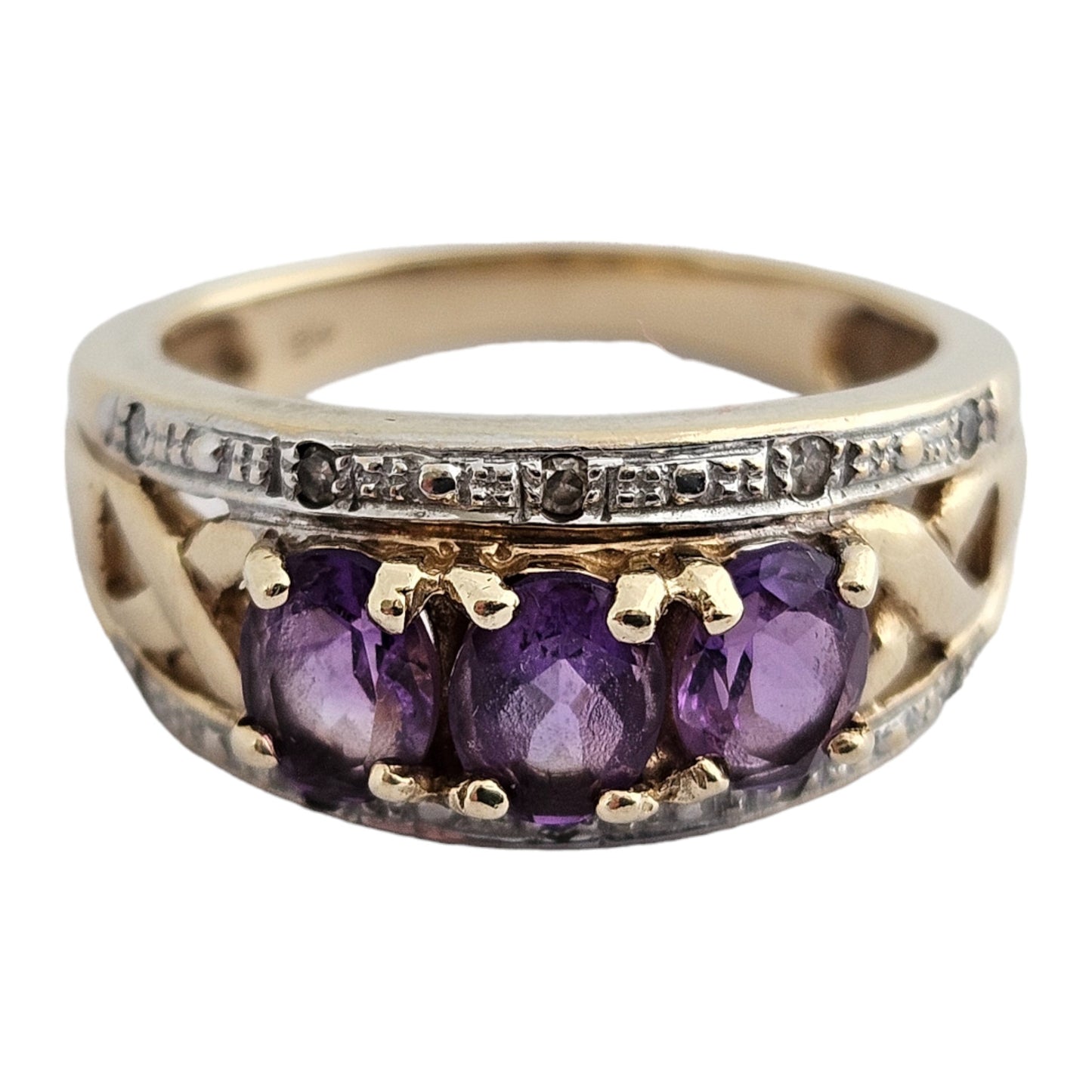 9ct 375 Yellow Gold Ring with Amethysts and Small Diamonds Size K 3.9 g