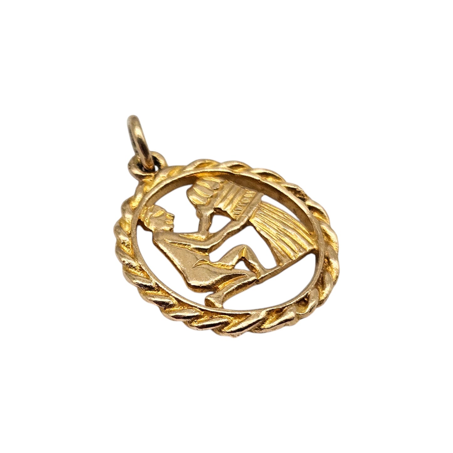 9ct 375 Yellow Gold Aquarius Charm 1957 L 1.5 cm 1.5 g.