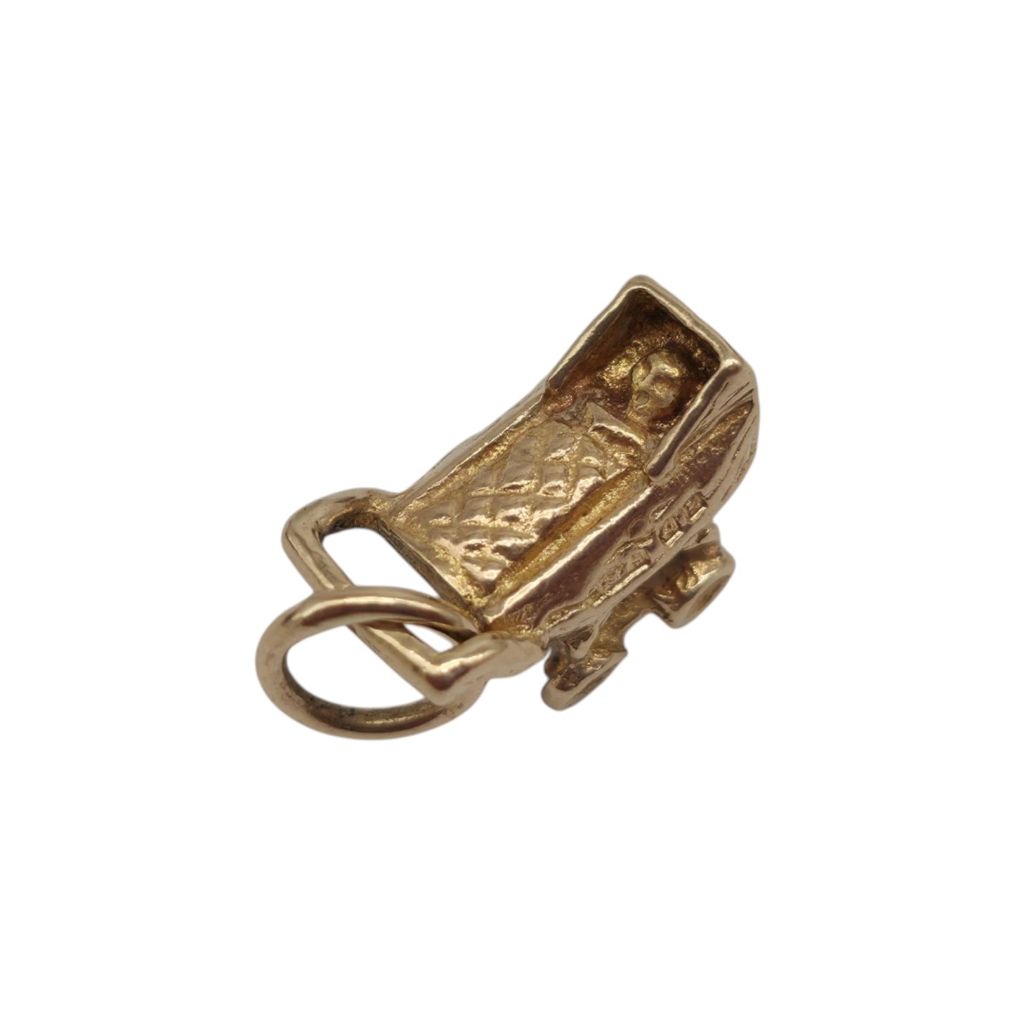 9ct 375 Yellow Gold Baby Pram Charm 1959 L 1.1 cm 1.4 g.