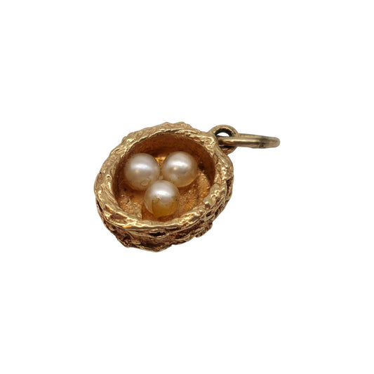 9ct 375 Yellow Gold Nest With Pearls Charm 1971 L 1.4 cm 3.3 g.