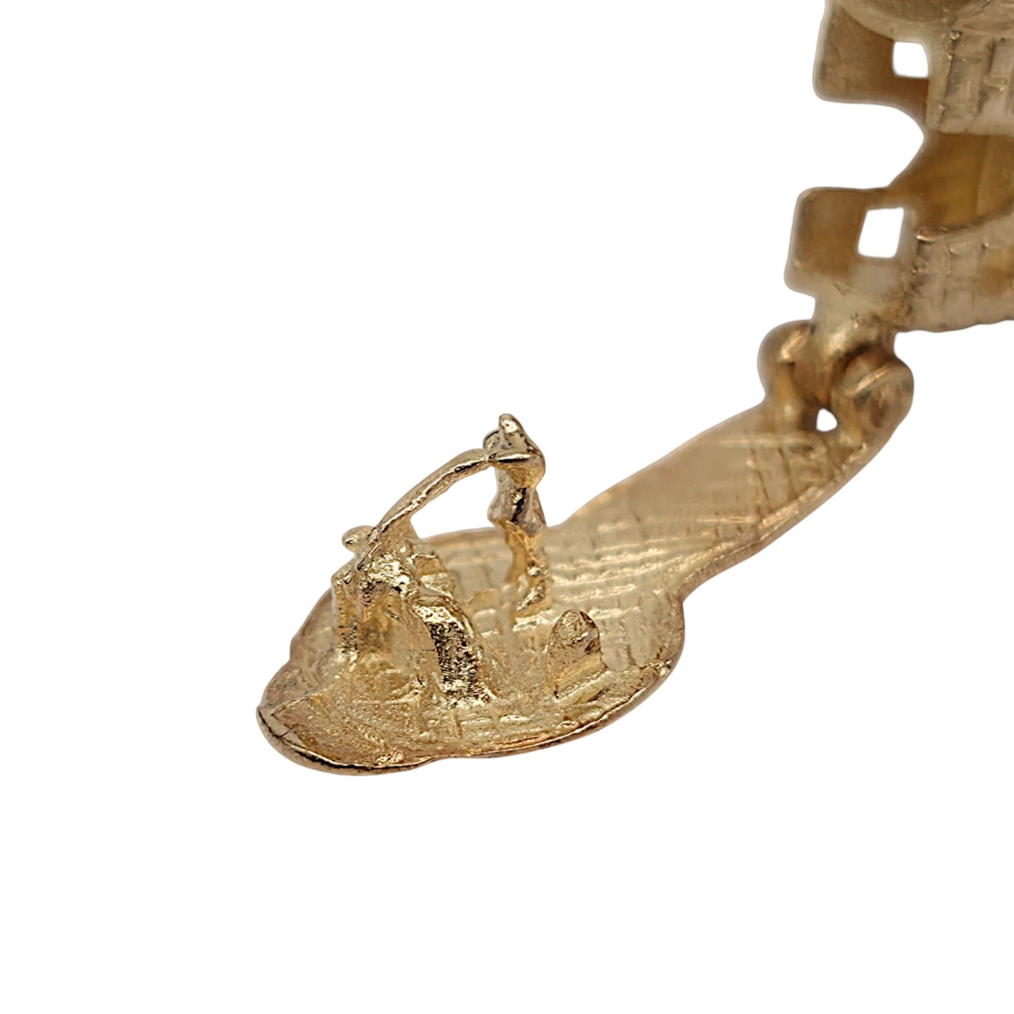 9ct 375 Yellow Gold Bloody Tower Opening Charm L 2.0 cm 5.5 g.