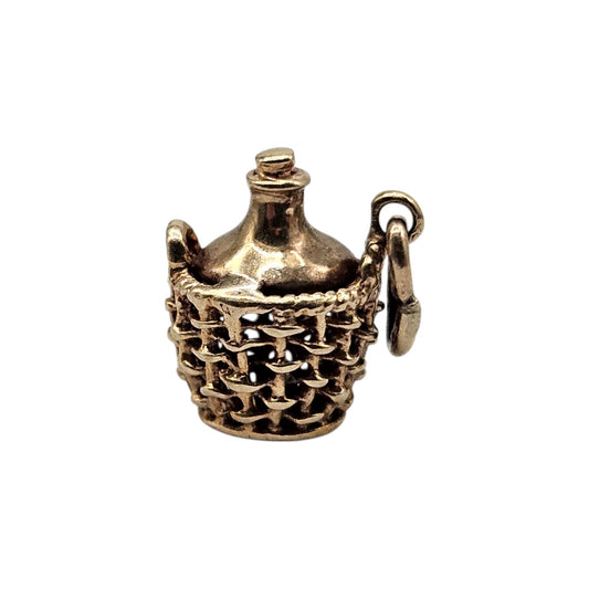 9ct 375 Yellow Gold Bottle In Basket Charm L 1.0 cm 1.2 g.