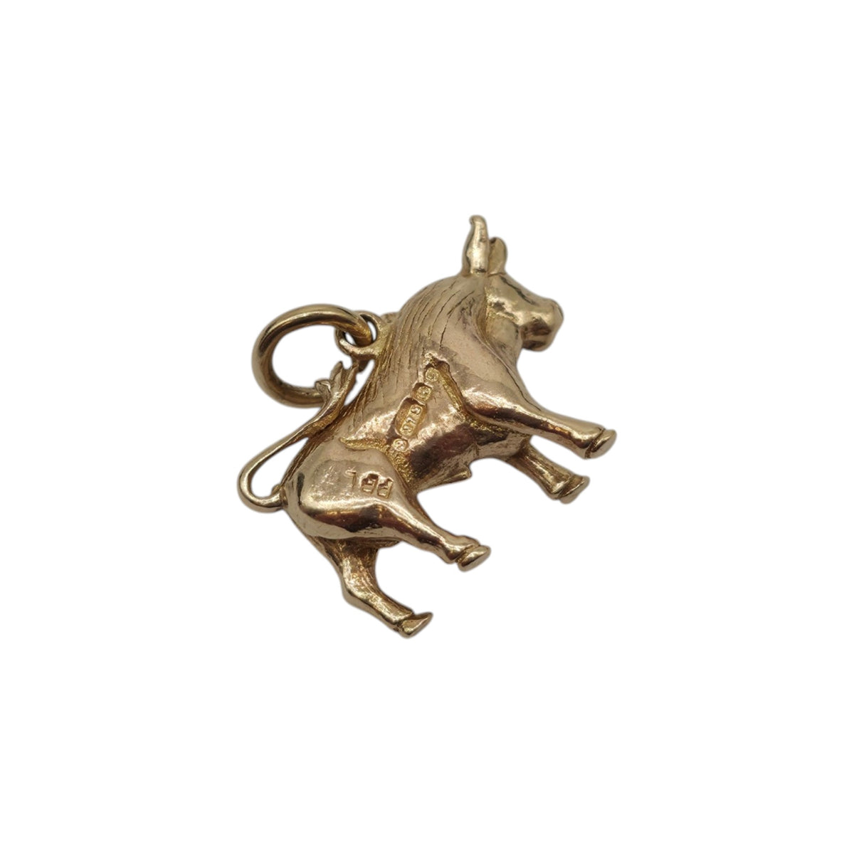 Cast 9ct 375 Yellow Gold Bull Charm 1967 L 1.4 cm 2.9 g.