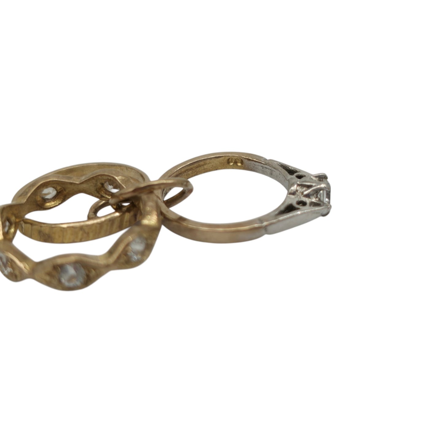 9ct 375 Yellow Gold Bundle Of Rings Charm 1974 L 1.5 cm 2.5 g.