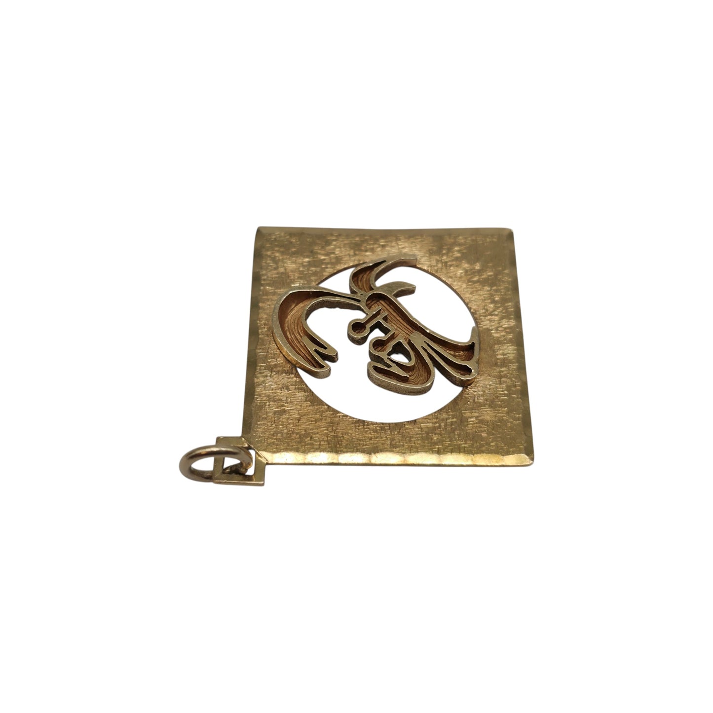 9ct 375 Yellow Gold Cancer Horoscope Pendant 1966 L 4.0 cm 5.4 g.