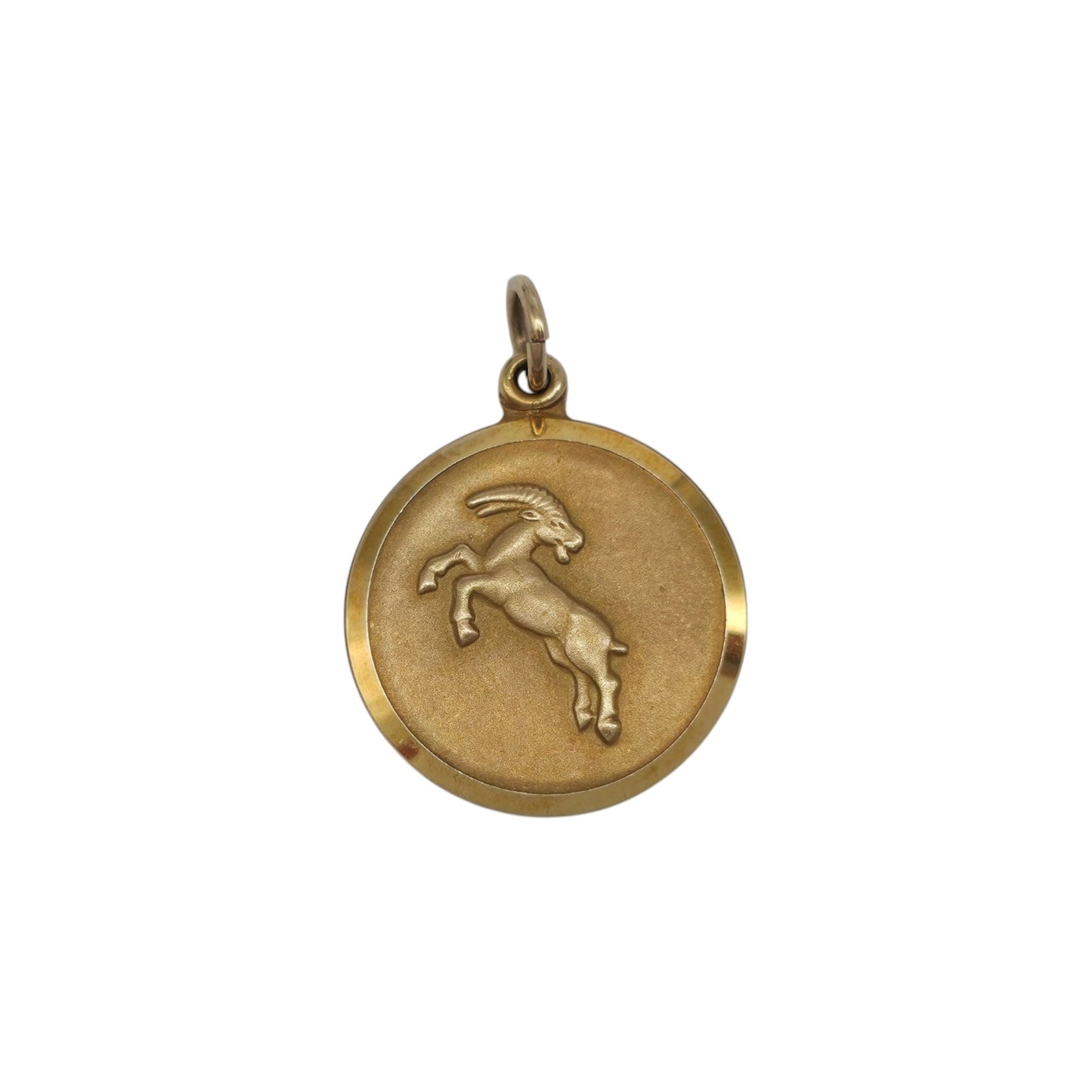 9ct 375 Yellow Gold Capricorn Charm Pendant 1966 L 1.7 cm 2.7 g.