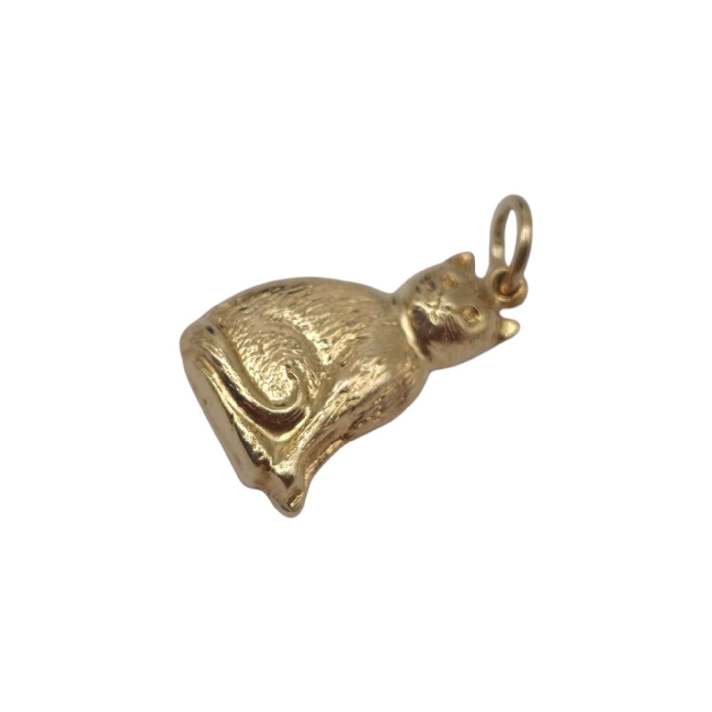9ct 375 Yellow Gold Cat Charm 1966 L 1.6 cm 1.0 g.
