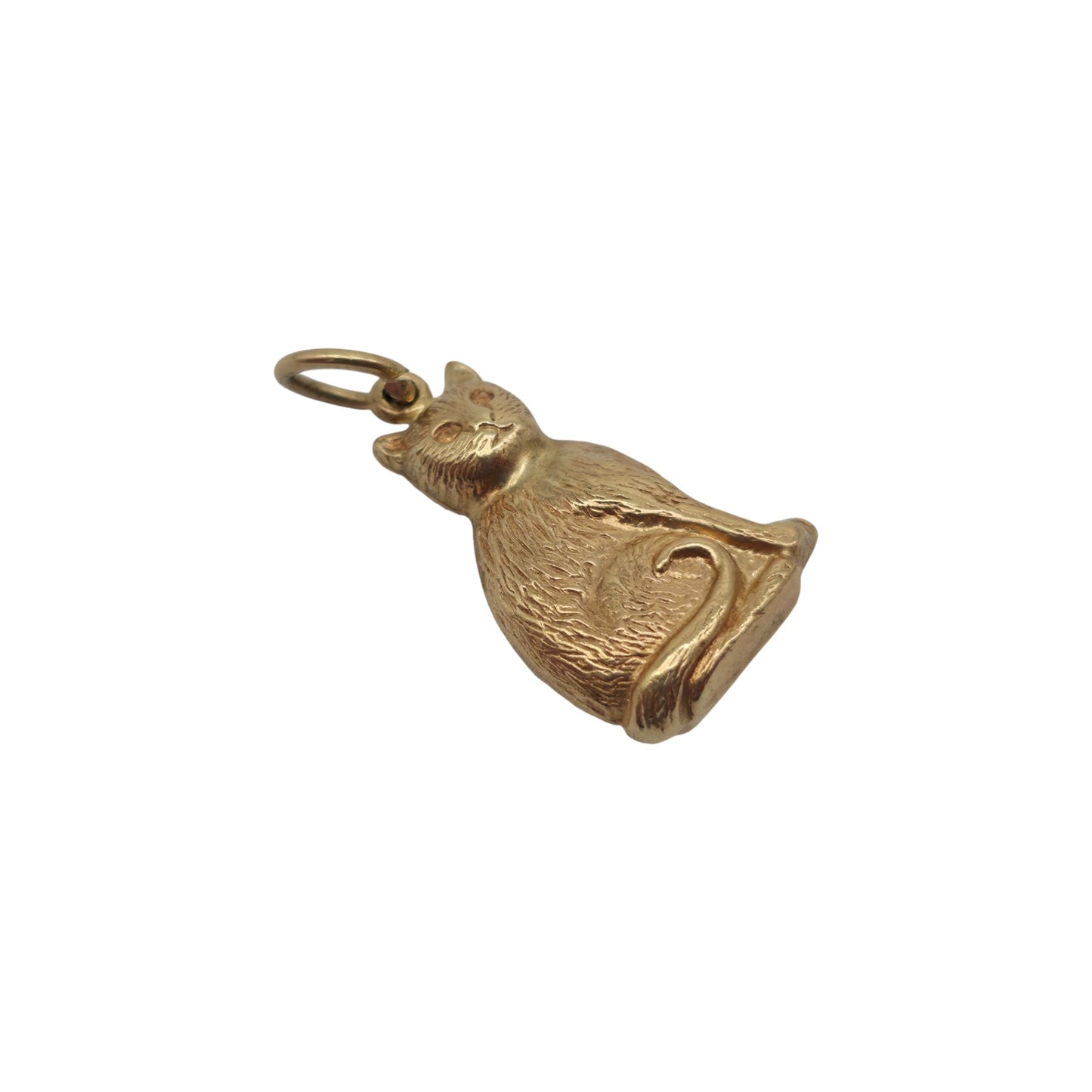 9ct 375 Yellow Gold Seated Cat Charm 1973 L 1.6 cm 1.0 g.