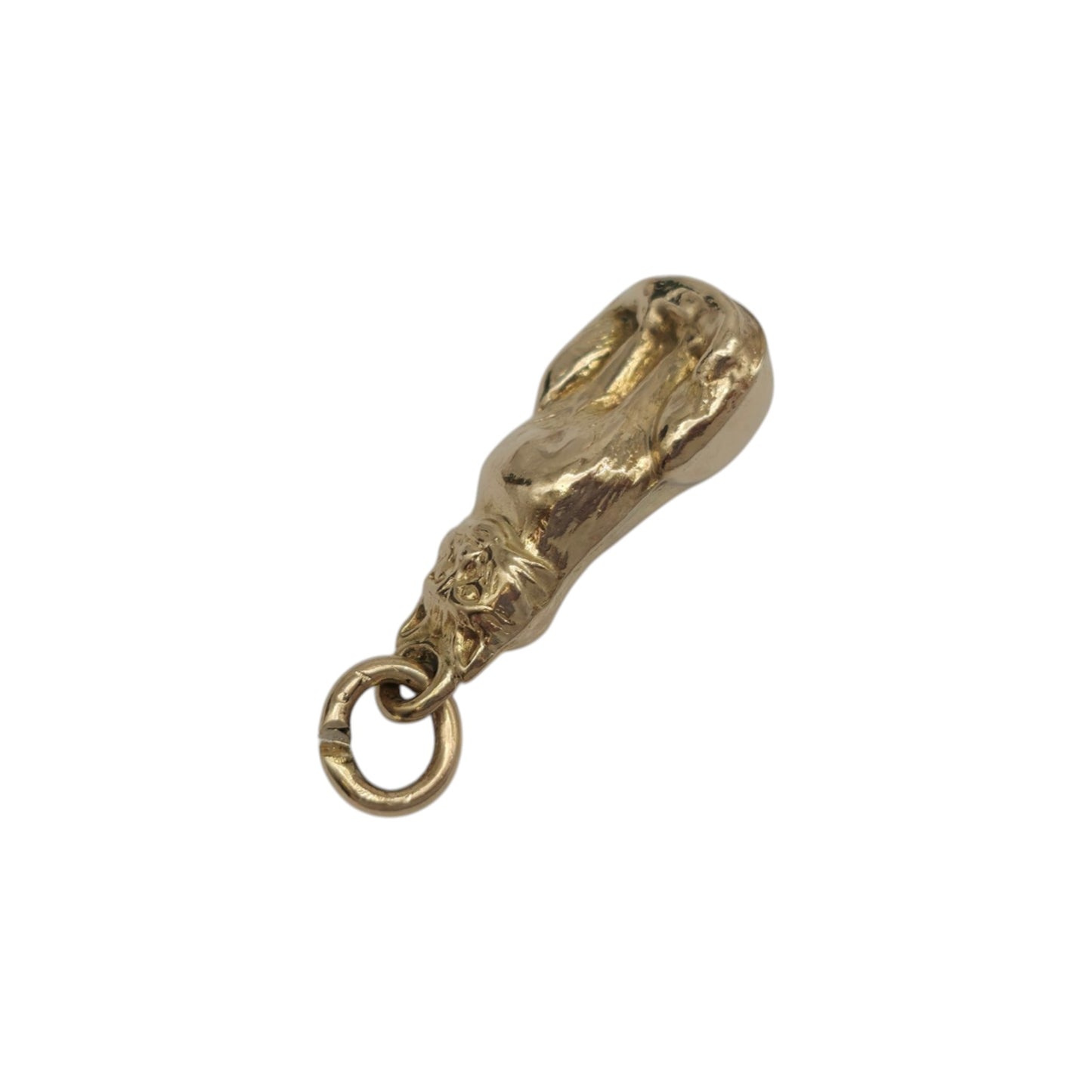9ct 375 Yellow Gold Cat Charm 1959 L 1.5 cm 0.6 g.