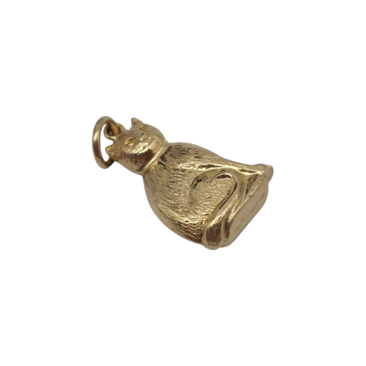 9ct 375 Yellow Gold Cat Charm 1966 L 1.6 cm 1.0 g.