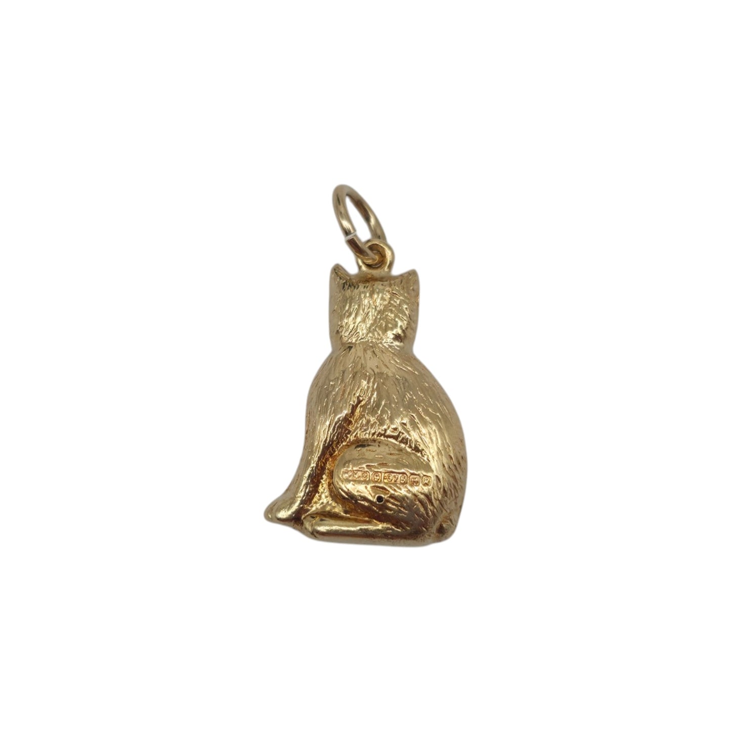 9ct 375 Yellow Gold Cat Charm 1966 L 1.6 cm 1.0 g.