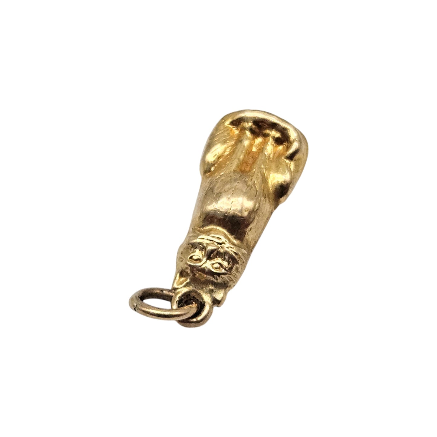 9ct 375 Yellow Gold Cat Charm 1963 L 1.5 cm 0.6 g.