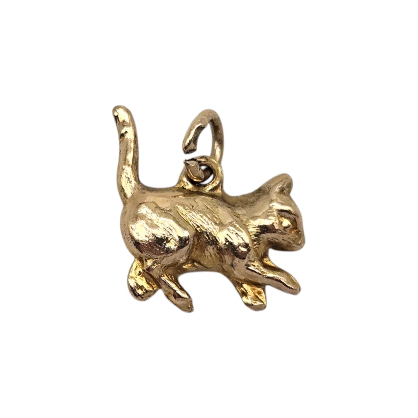 9ct Yellow Gold Cat Charm c.1960 L 1.1 cm 0.6 g.