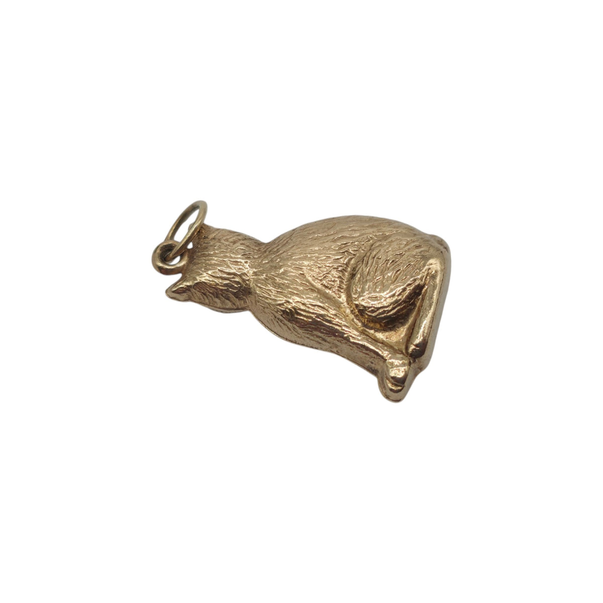 9ct Yellow Gold Cat Charm c.1970 L 1.6 cm 0.7 g.