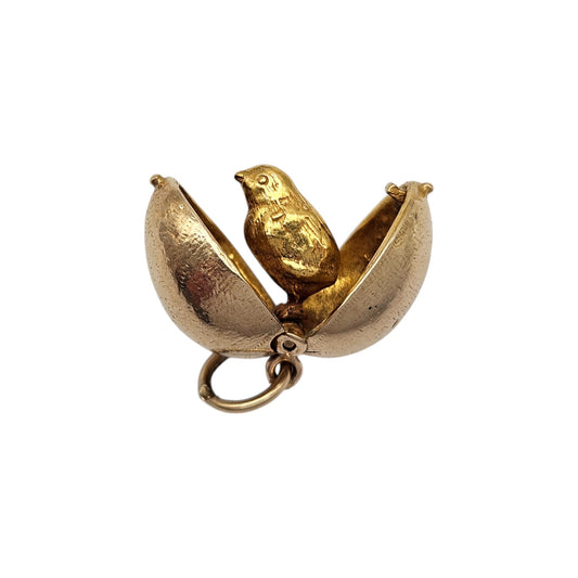 Heavy 9ct 375 Yellow Gold Chick Inside Egg Opening Charm c.1958 L 1.5 cm 6.2 g.