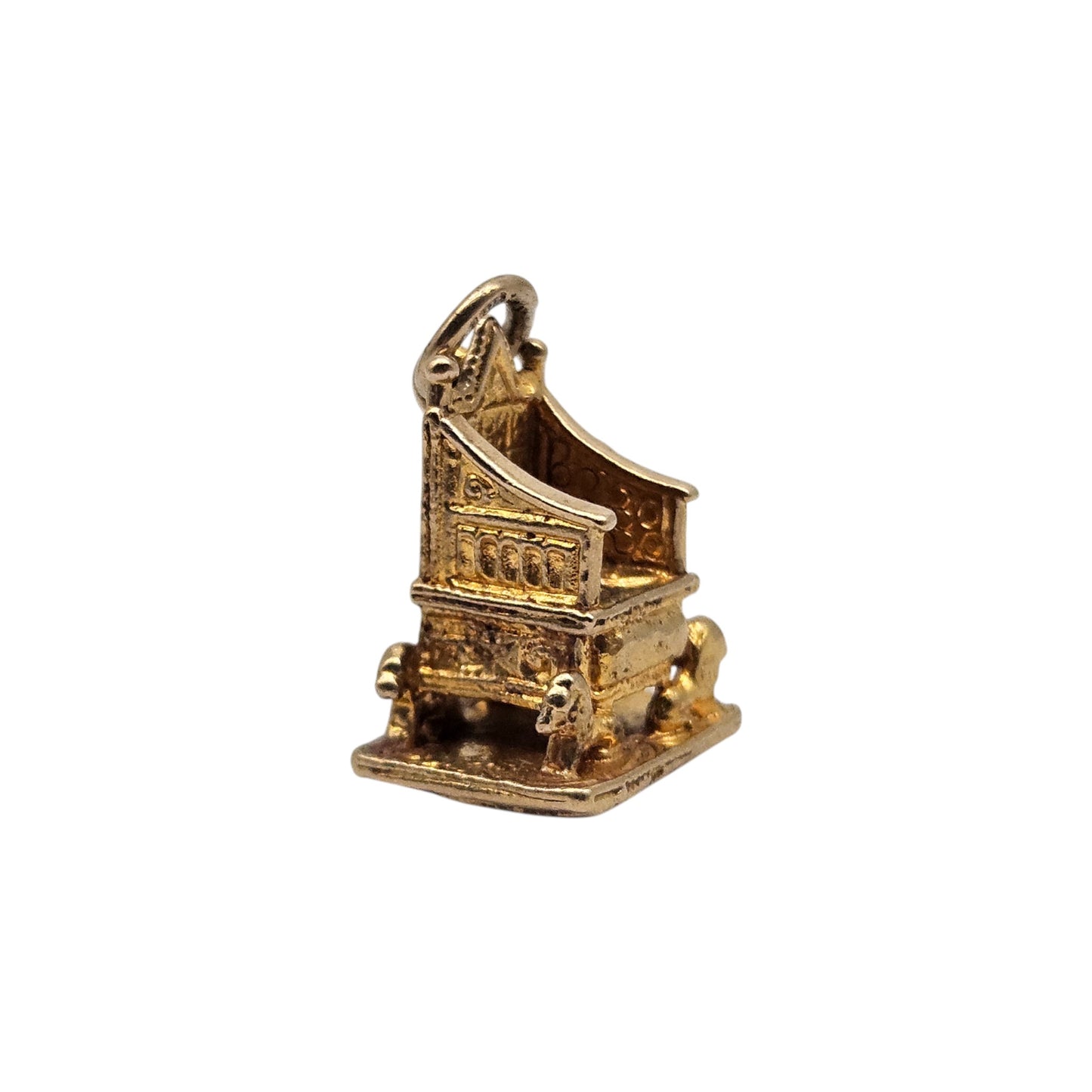 9ct 375 Yellow Gold Coronation Throne Charm 1952 L 1.5 cm 4.1 g.