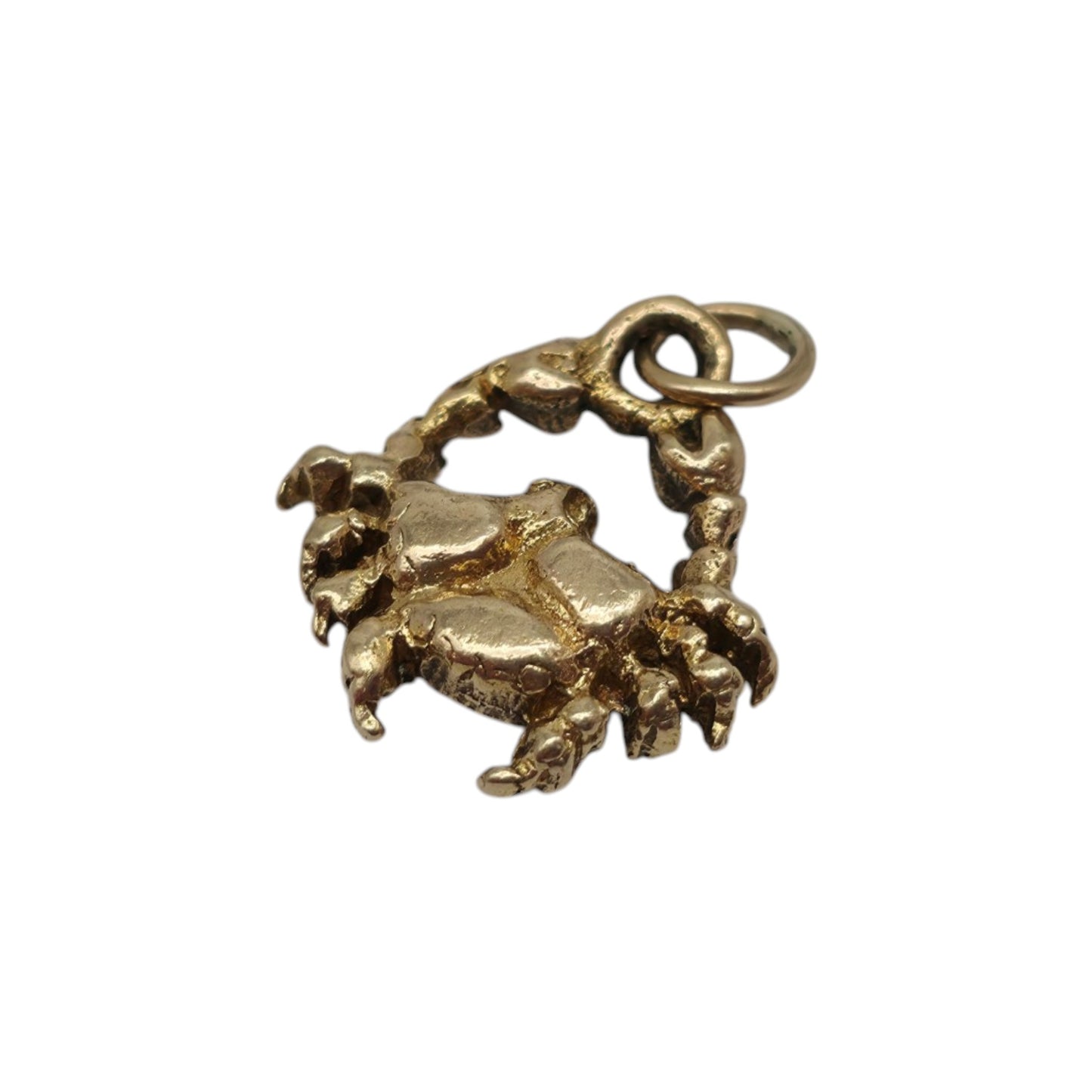 9ct 375 Yellow Gold Crab Charm 1955 L 1.0 cm 1.1 g.