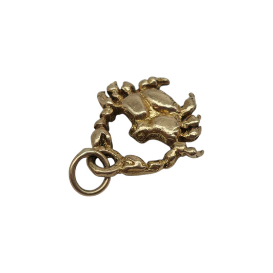 9ct 375 Yellow Gold Crab Charm 1955 L 1.0 cm 1.1 g.