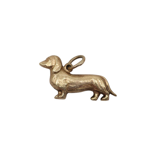 9ct 375 Yellow Gold Dachshund Charm 1966 L 2.0 cm 0.8 g.