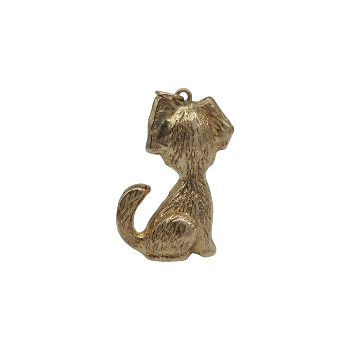 9ct 375 Yellow Gold Seated Dog Charm 1975 L 2.6 cm 2.5 g.