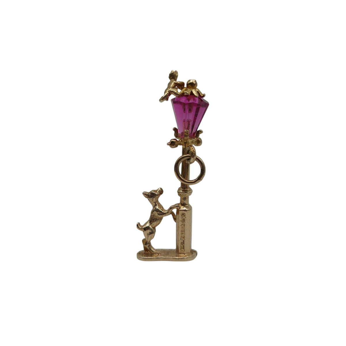 Amusing 9ct 375 Yellow Gold Dog Chasing Cat Up Lamppost Charm 1971 L 2.9 cm 2.1 g.