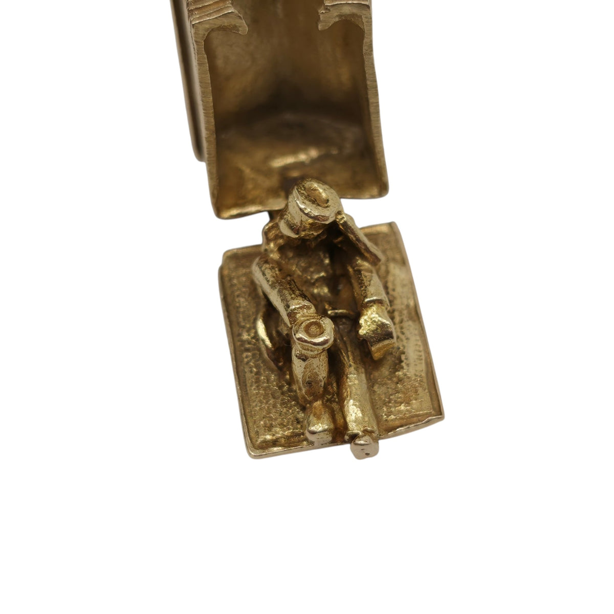 Unusual 9ct 375 Yellow Gold Drunk Man In The Doghouse Opening Charm 1961 L 1.8 cm 8.3 g.