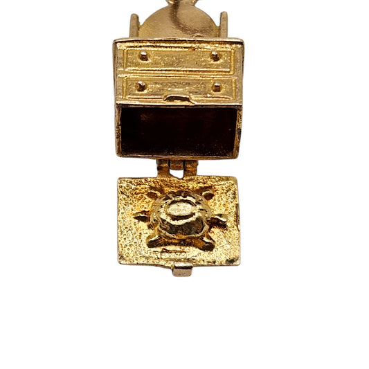 Rare 9ct 375 Yellow Gold Turtle In Dressing Table Opening Charm c.1960's L 1.5 cm 2.9 g.
