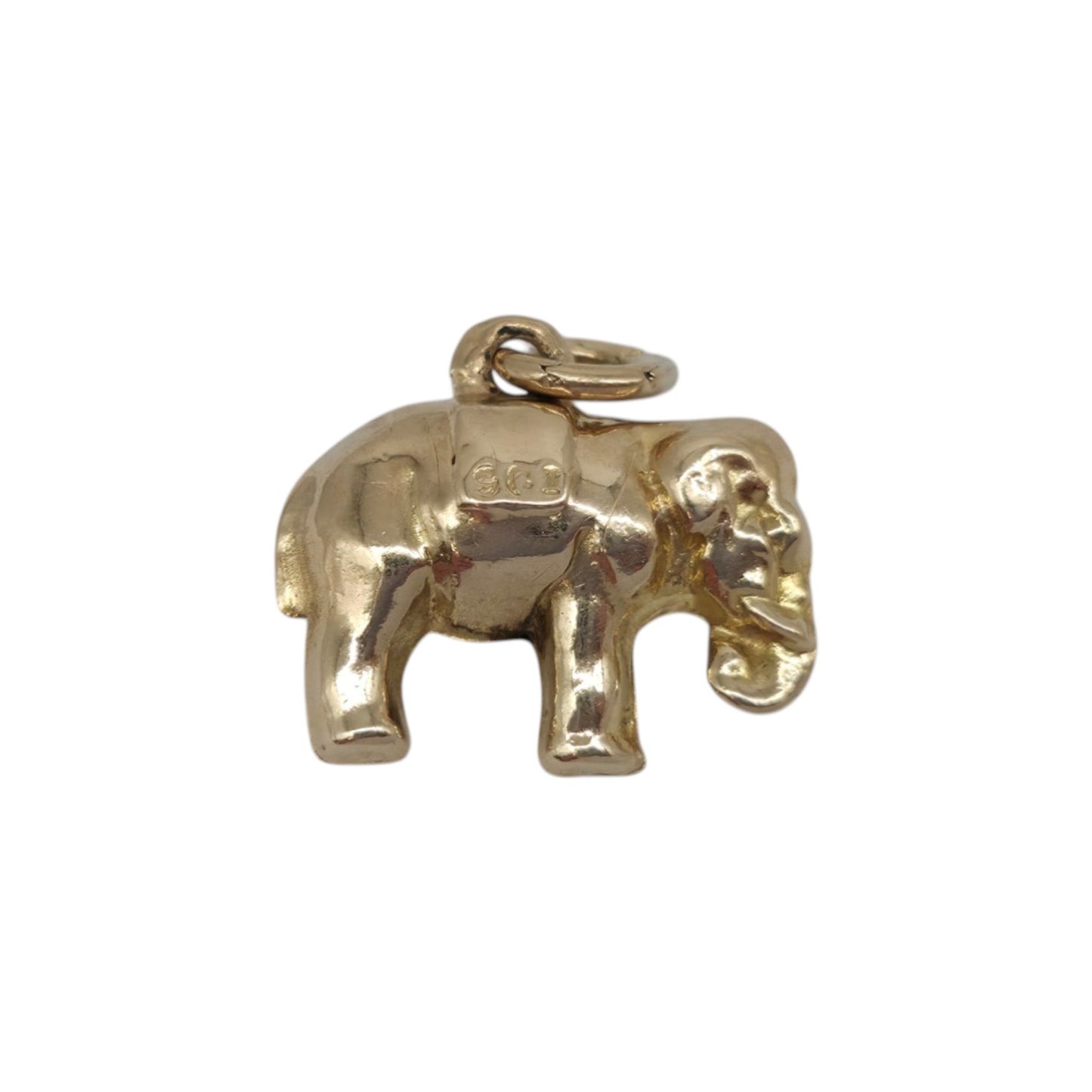 9ct 375 Yellow Gold Elephant Charm c.1970 L 1.3 cm 0.8 g.