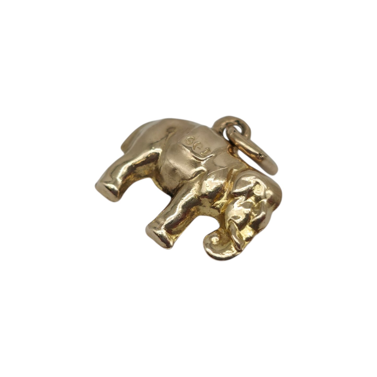9ct 375 Yellow Gold Elephant Charm c.1970 L 1.3 cm 0.8 g.