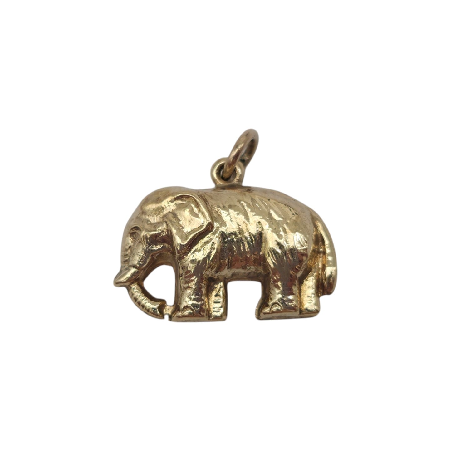 9ct 375 Yellow Gold Elephant Charm 1966 L 1.5 cm 0.8 g.