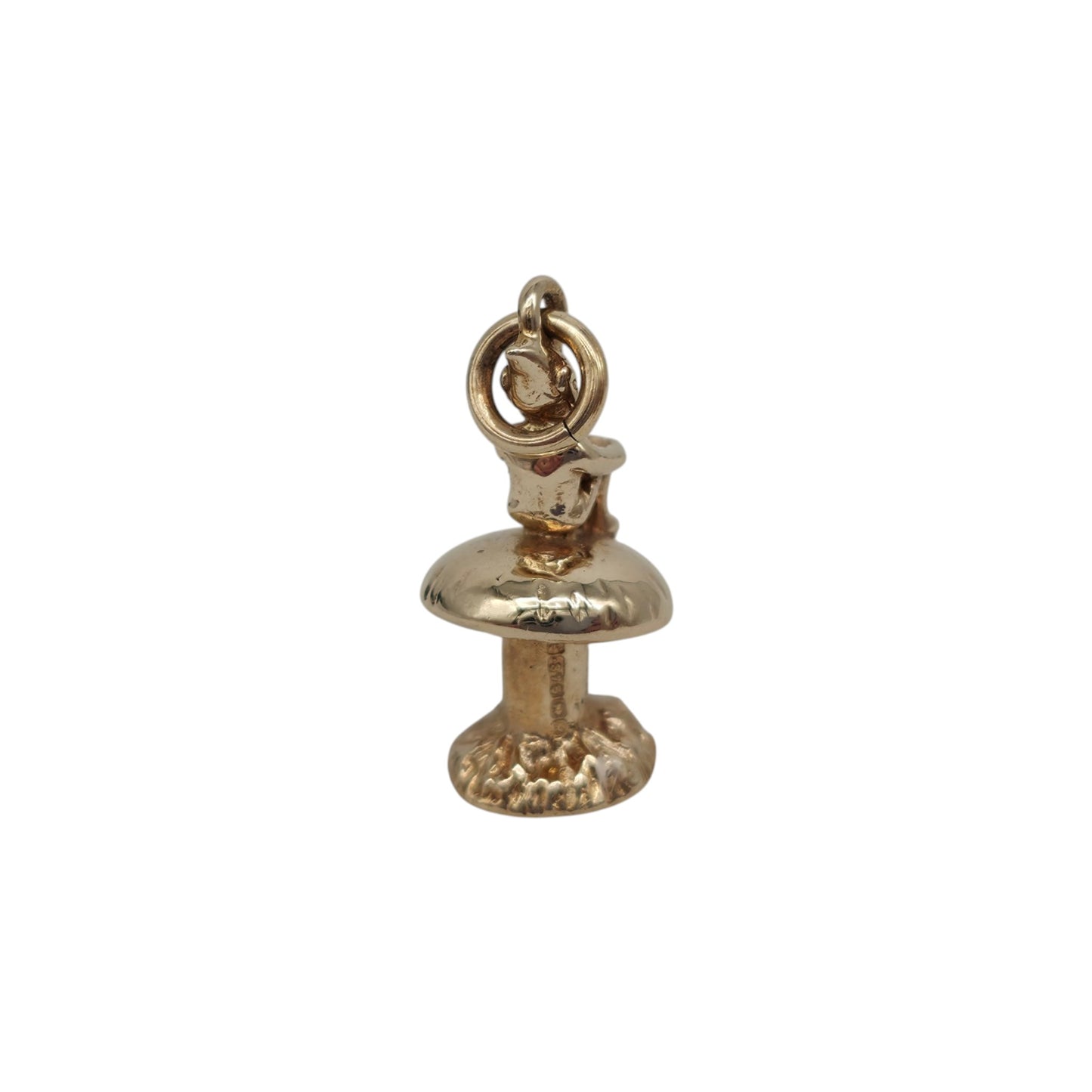 9ct 375 Yellow Gold Elf Sitting On A Toadstool Charm 1966 L 1.6 cm 2.5 g.
