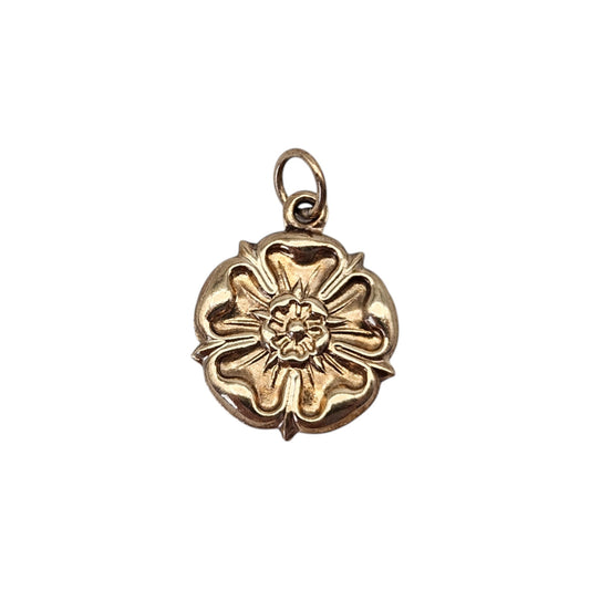 9ct 375 Yellow Gold English Rose Charm 1966 L 1.3 cm 0.7 g.