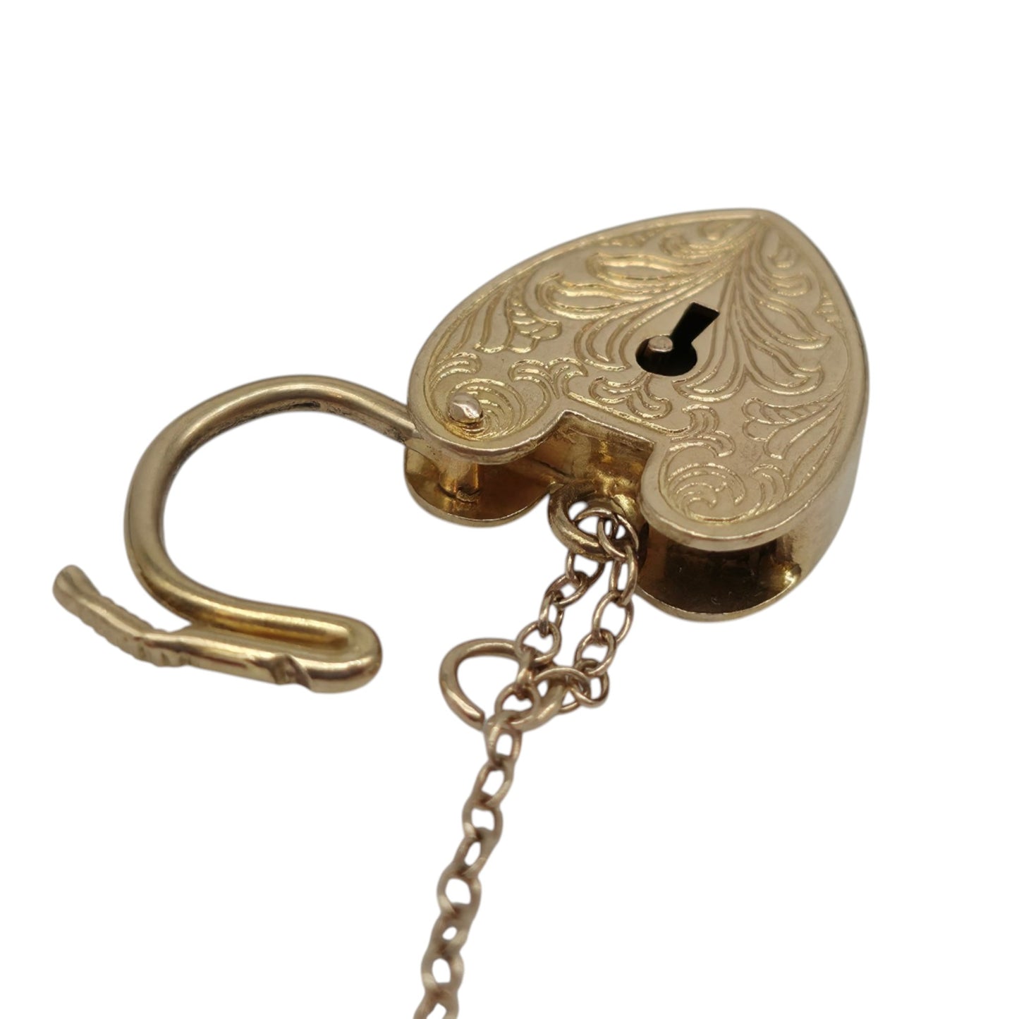 9ct 375 Yellow Gold Engraved Heart Shaped Padlock 1969 L 2.2 cm 3.1 g.