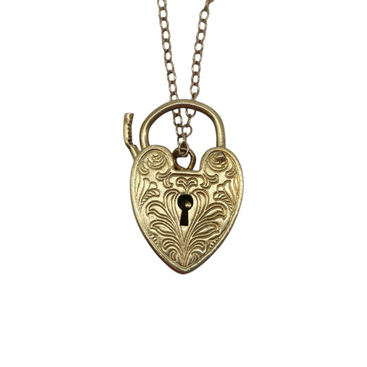 9ct 375 Yellow Gold Engraved Heart Shaped Padlock 1969 L 2.2 cm 3.1 g.