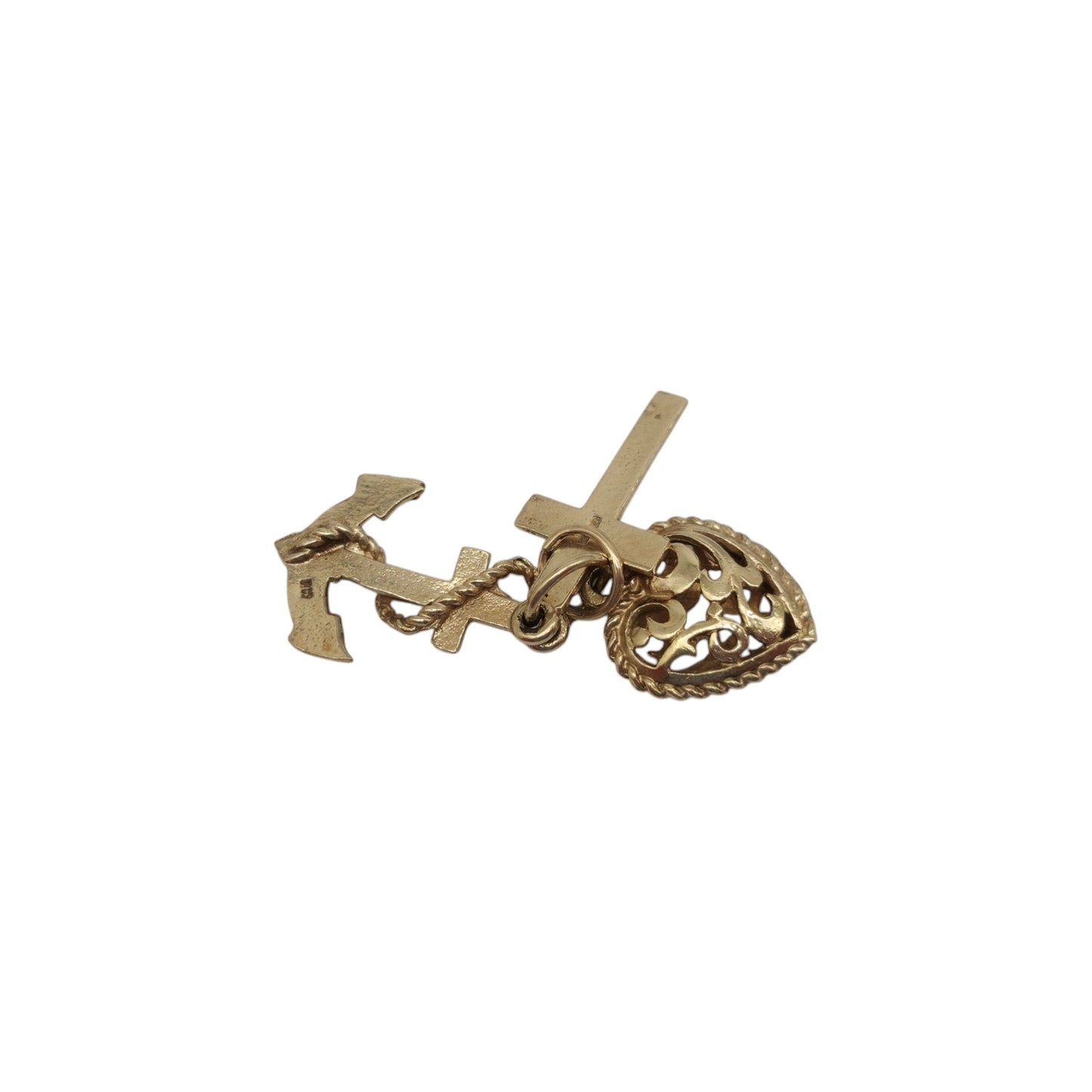 9ct 375 Yellow Gold Faith, Hope & Charity Charm 1977 L 1.5 cm 2.8 g.
