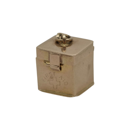 9ct 375 Yellow Gold First Aid Opening Charm 1960 L 1.0 cm 1.8 g.