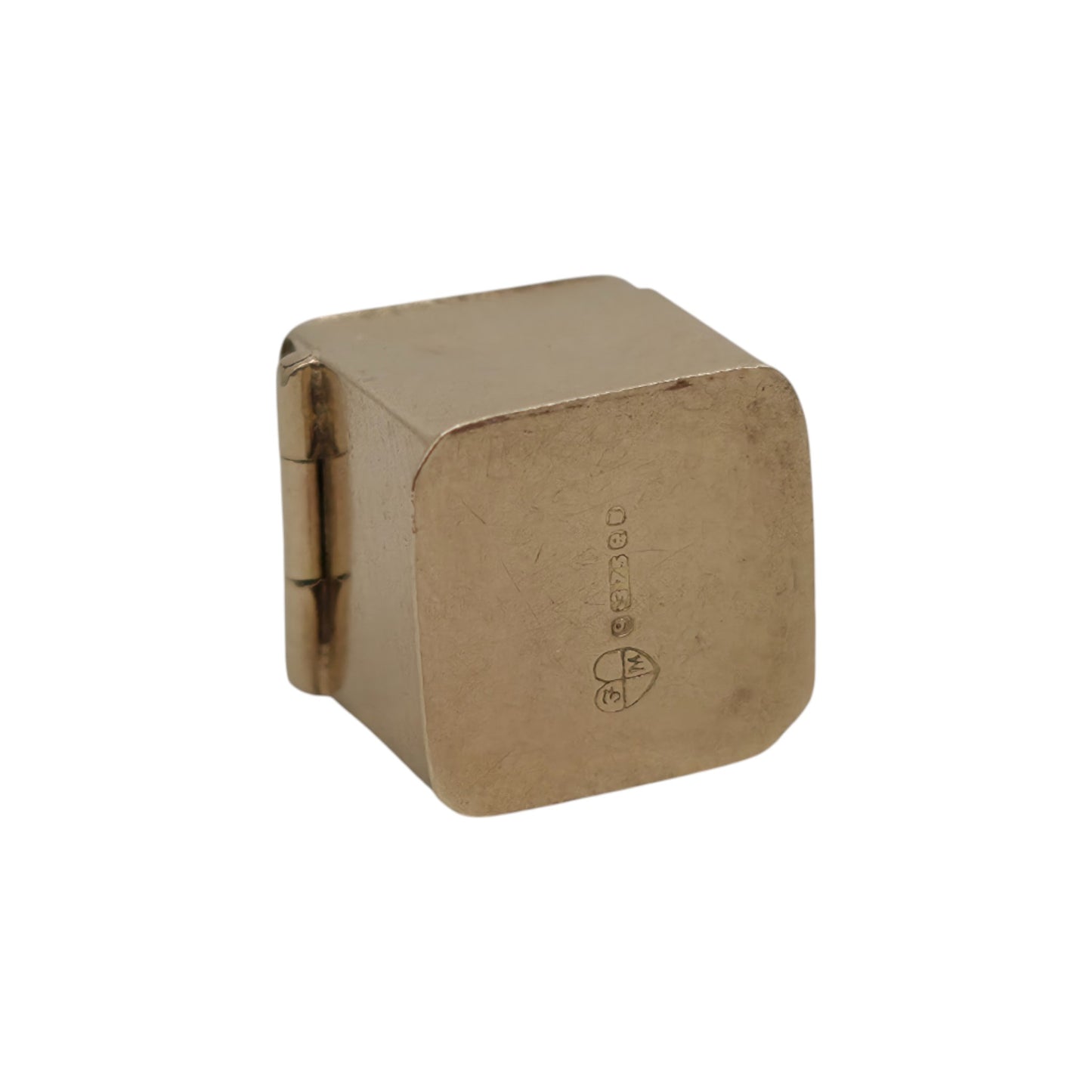 9ct 375 Yellow Gold First Aid Opening Charm 1960 L 1.0 cm 1.8 g.