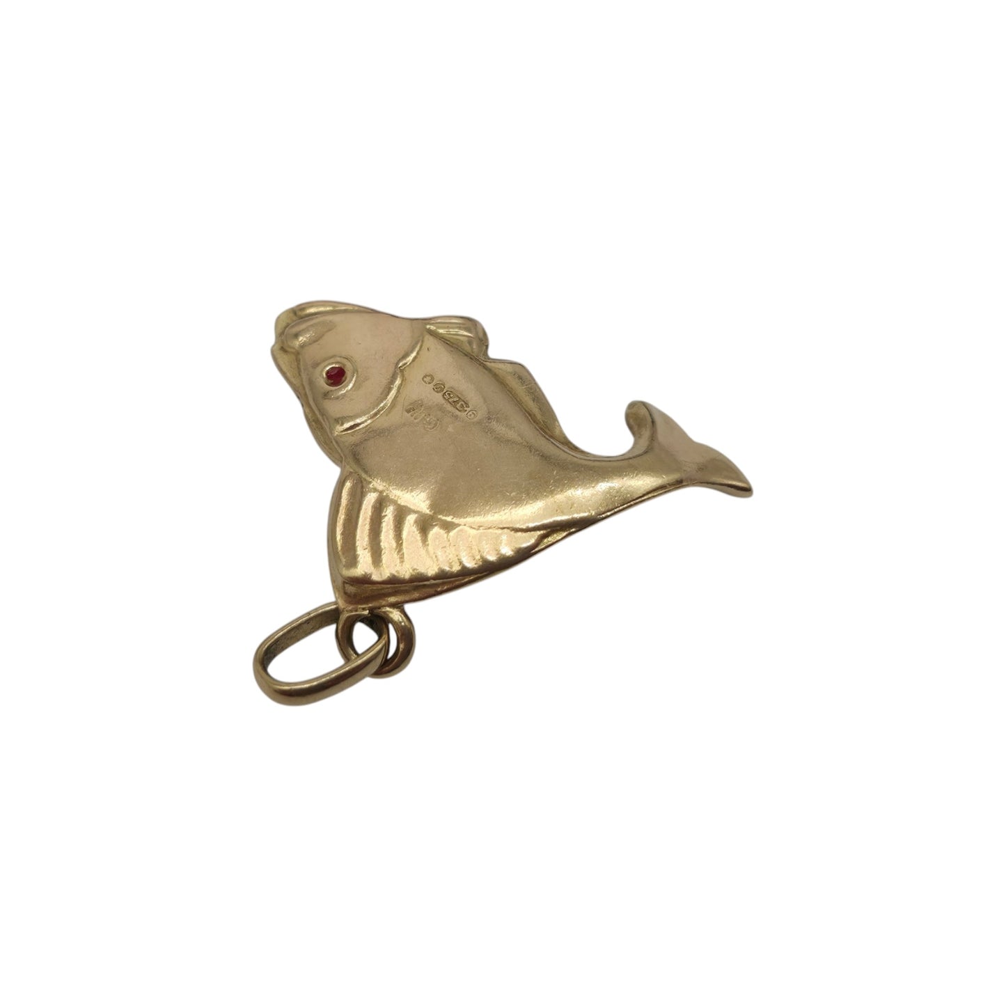 9ct 375 Yellow Gold Fish Charm 1962 L 2.2 cm 1.7 g.