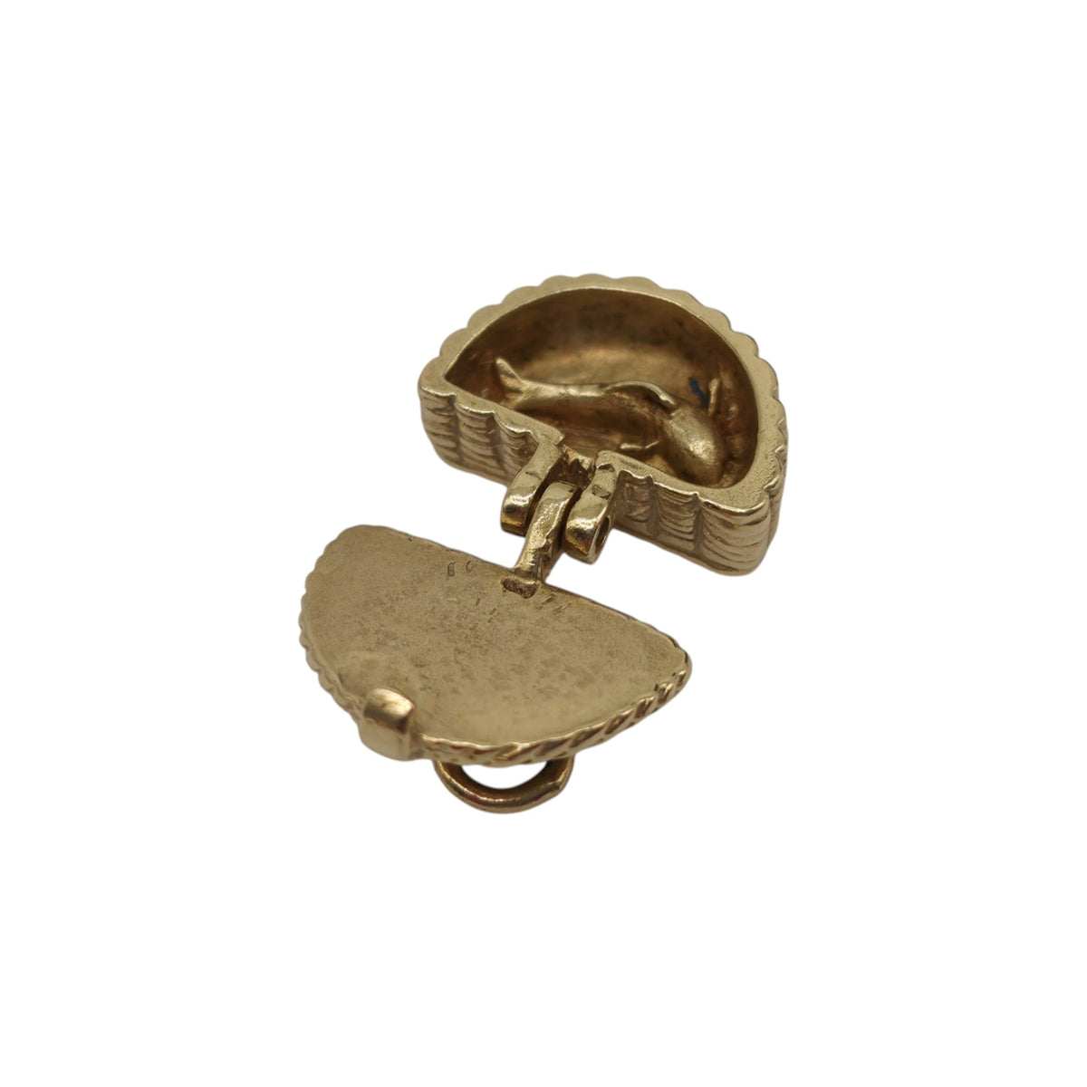 9ct Yellow Gold Fish In The Basket Opening Charm L 1.3 cm 3.4 g.