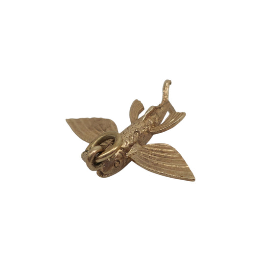 9ct 375 Yellow Gold Flying Fish Charm 1972 L 1.6 cm 1.3 g.
