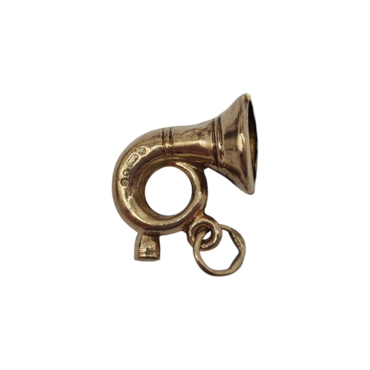 9ct 375 Yellow Gold French Horn Charm 1981 L 1.2 cm 0.5 g.