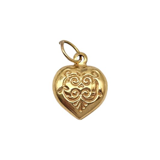 Pretty 9ct Yellow Gold Decorative Heart Charm L 1.0 cm 0.4 g.