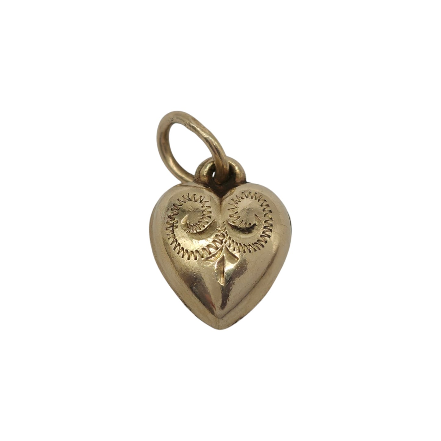 9ct 375 Yellow Gold Engraved Heart Charm 1970 L 1.0 cm 0.9 g.