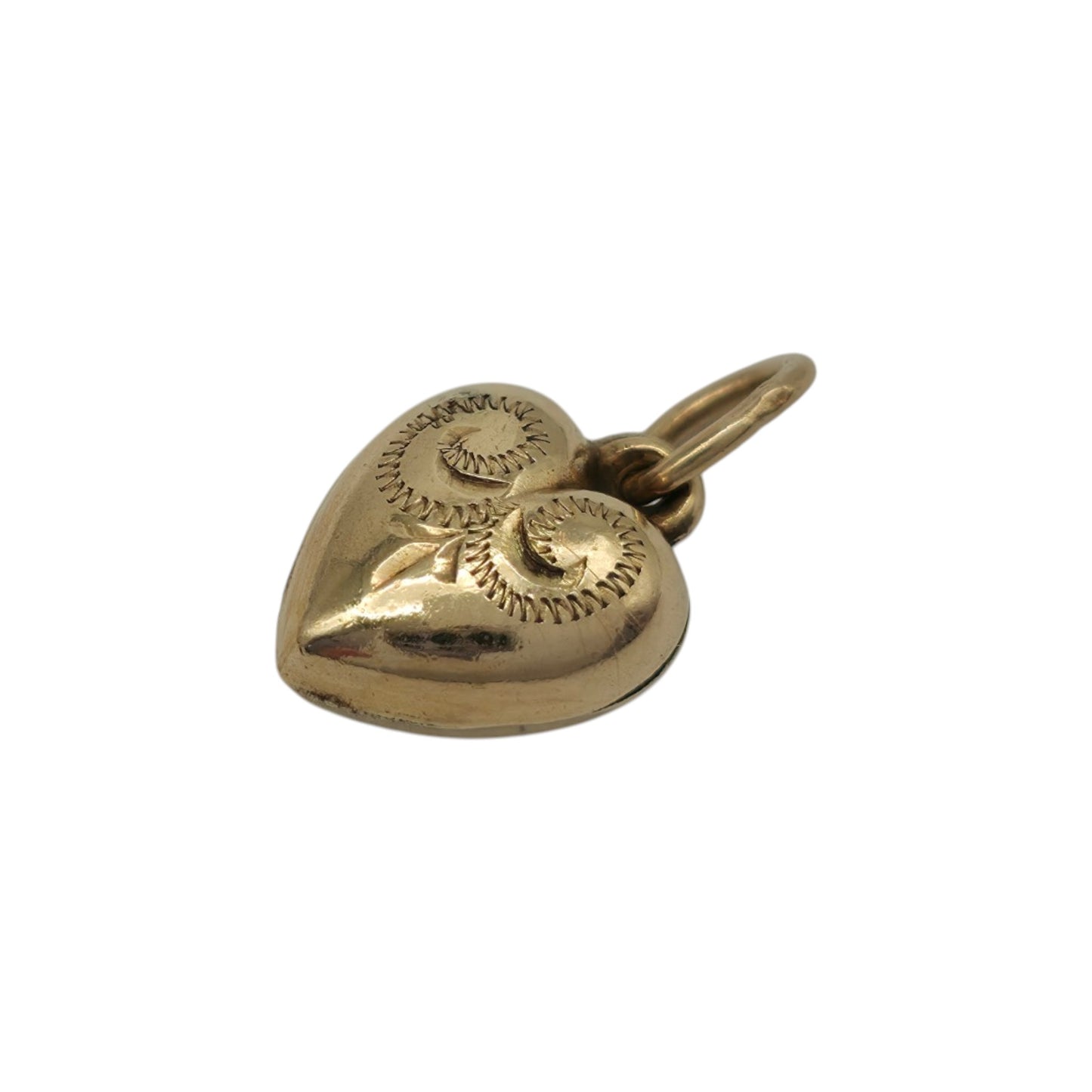 9ct 375 Yellow Gold Engraved Heart Charm 1970 L 1.0 cm 0.9 g.